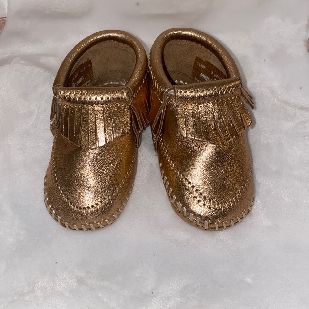 Minnetonka Rose Gold Moccasins